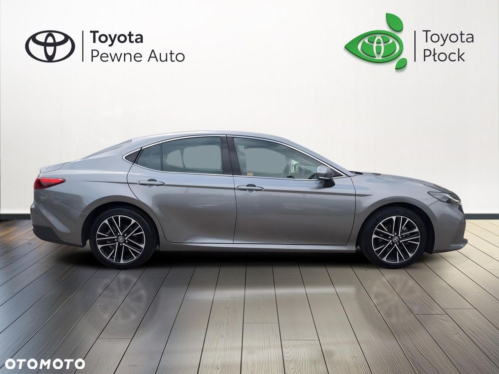 Toyota Camry - 8