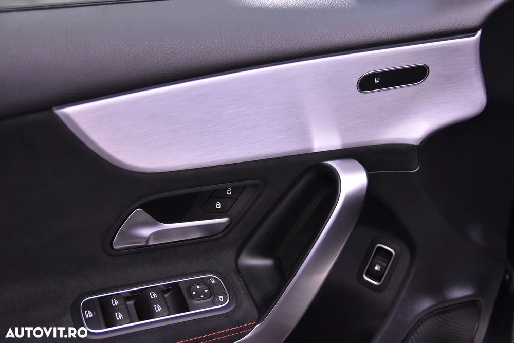 Mercedes-Benz A 250 e Sedan 8G-DCT AMG Line - 15