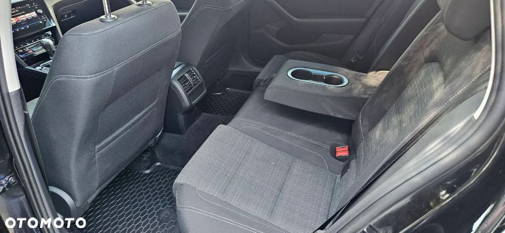 Volkswagen Passat Variant 2.0 TSI Business DSG - 24