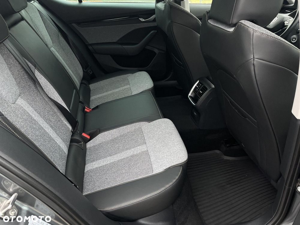 Skoda Octavia 2.0 TDI Selection DSG - 9