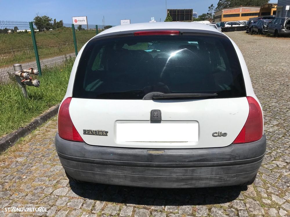 Renault Clio 1.2 5P 1999 - Para Peças - 7