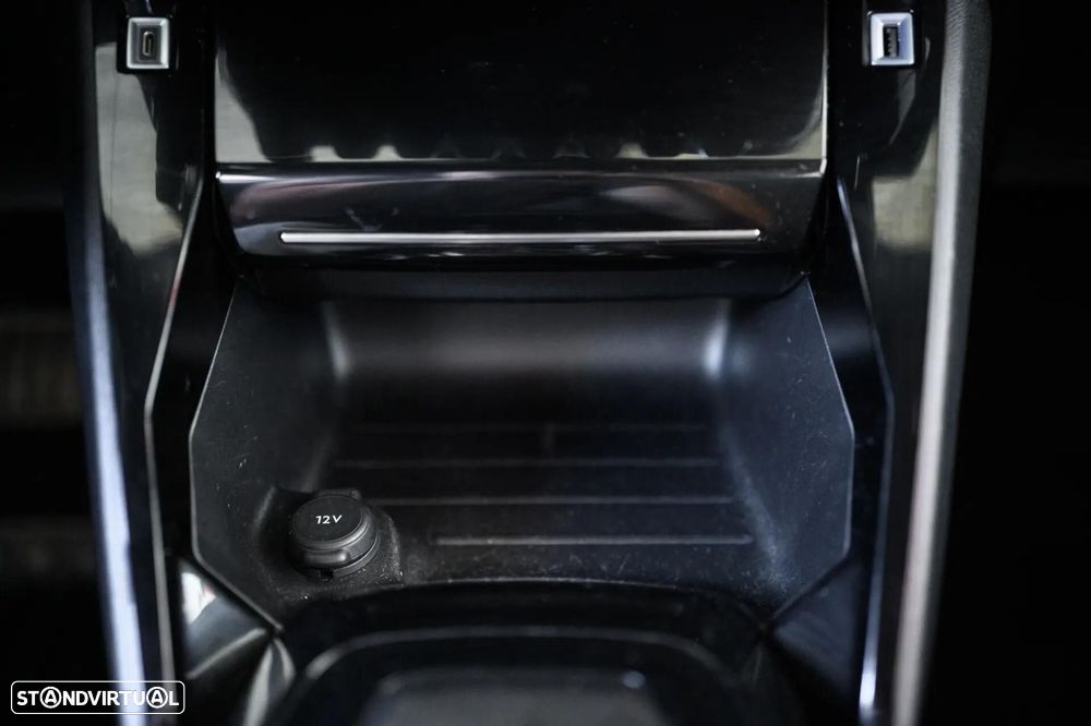 Peugeot 2008 1.2 PureTech Allure EAT8 - 37