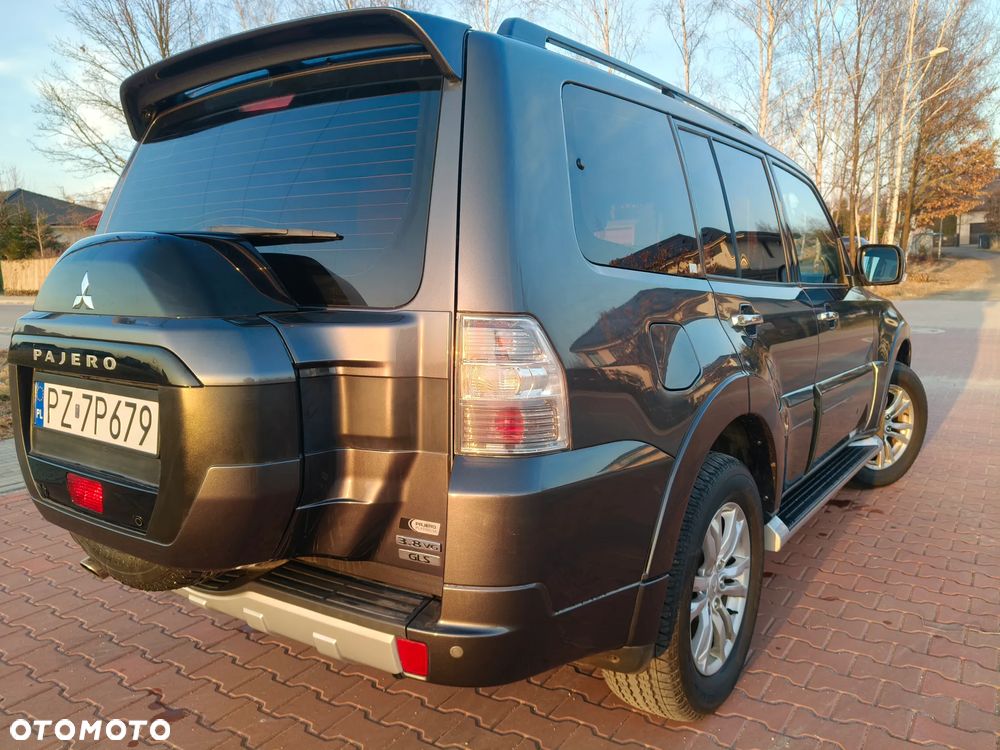 Mitsubishi Pajero - 2