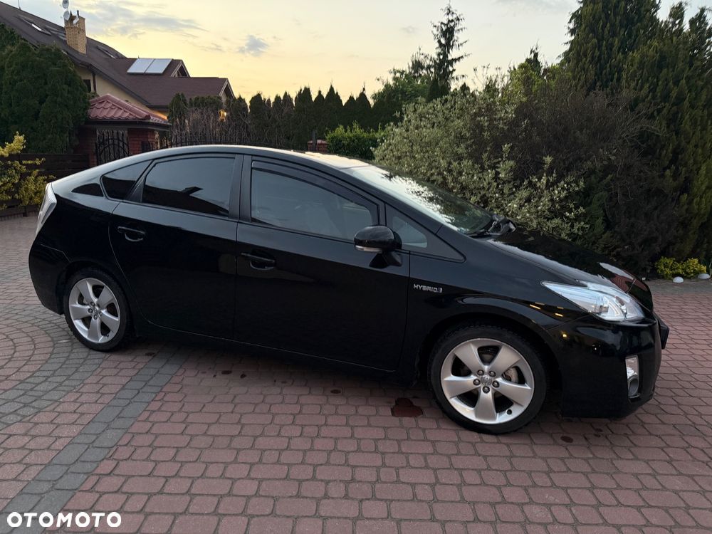 Toyota Prius - 4