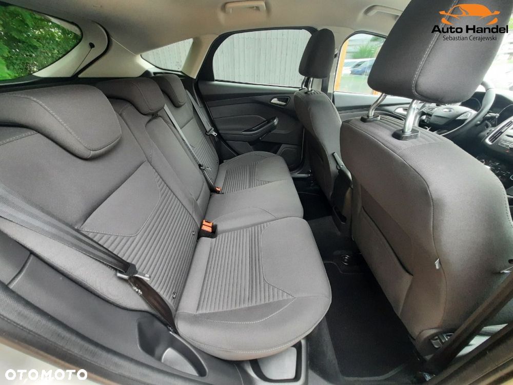 Ford Focus - 36