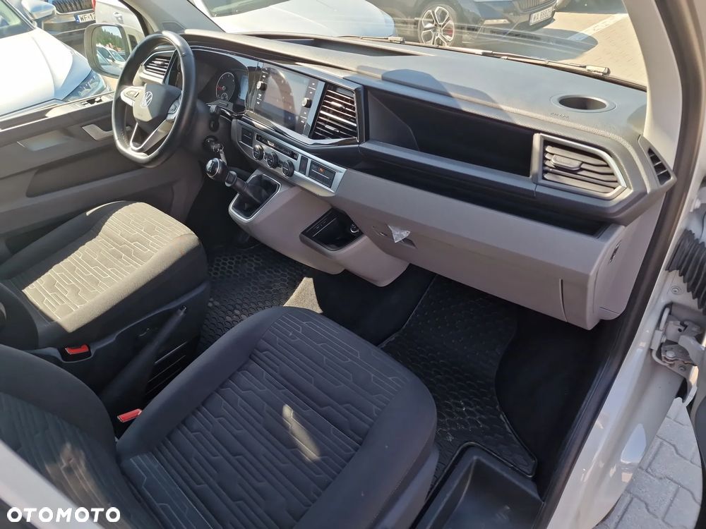 Volkswagen Caravelle - 37
