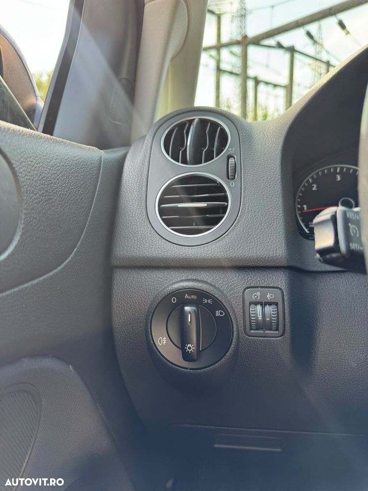 Volkswagen Golf Plus 1.6 TDI DPF BlueMotion Technology Comfortline - 8