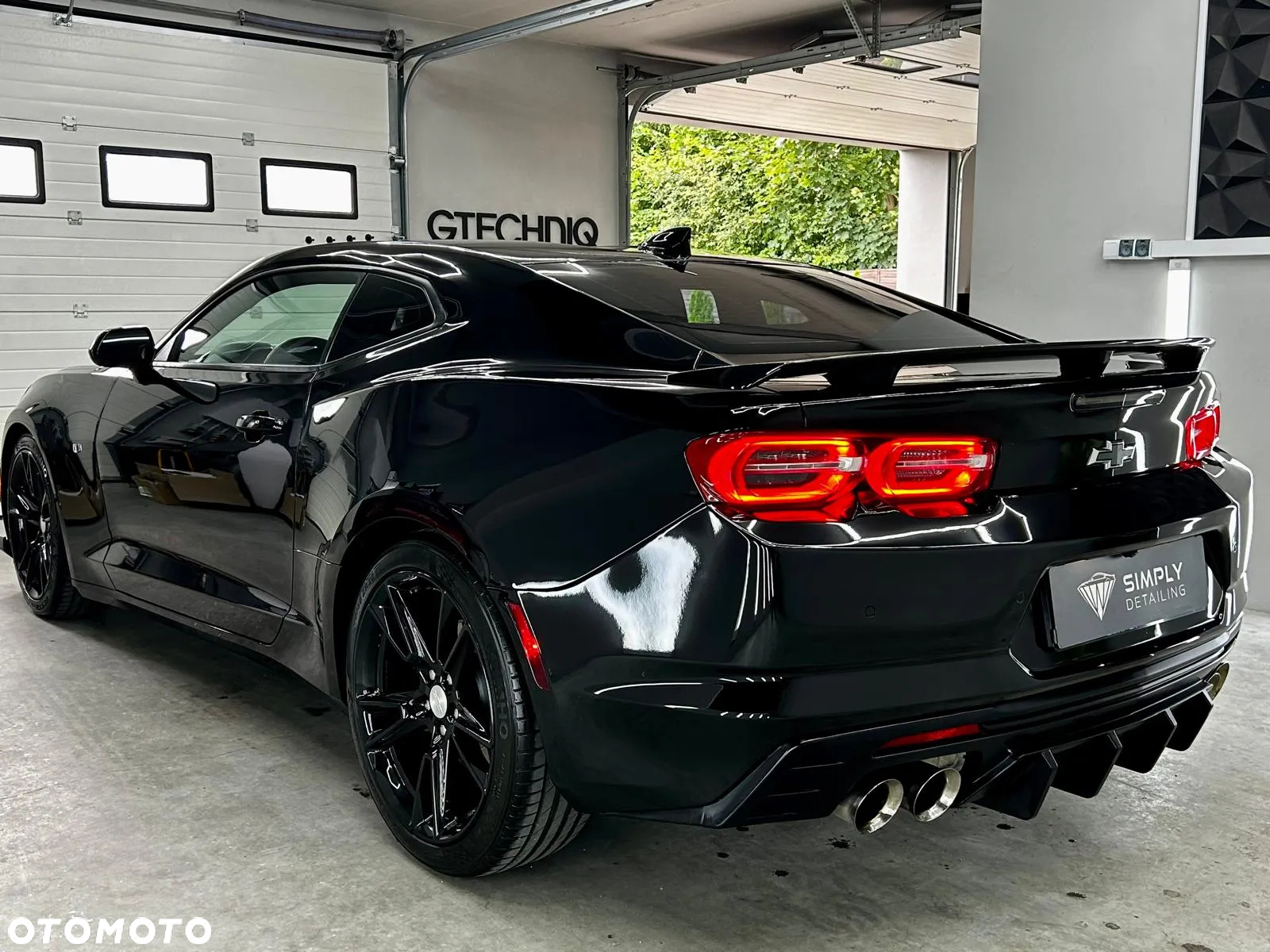 Chevrolet Camaro - 12