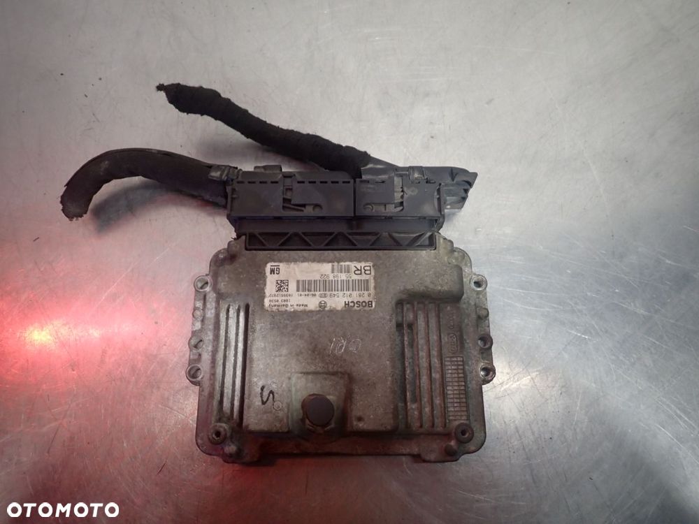 KOMPUTER SILNIKA OPEL ZAFIRA B 1.9 - 2