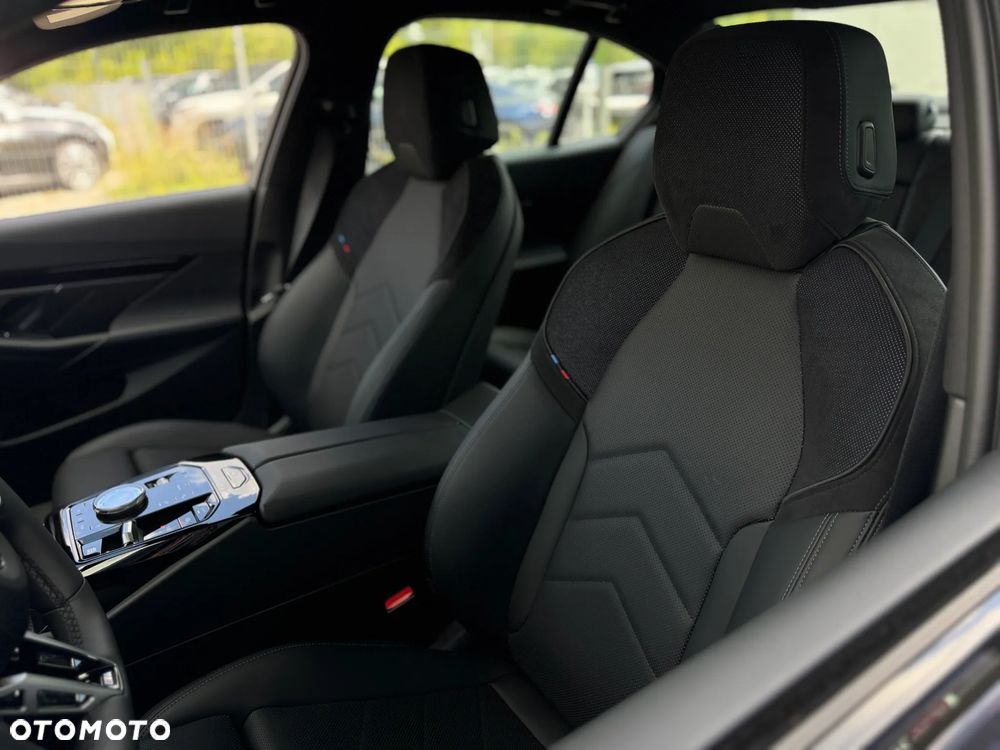 BMW Seria 5 520d xDrive mHEV M Sport - 14