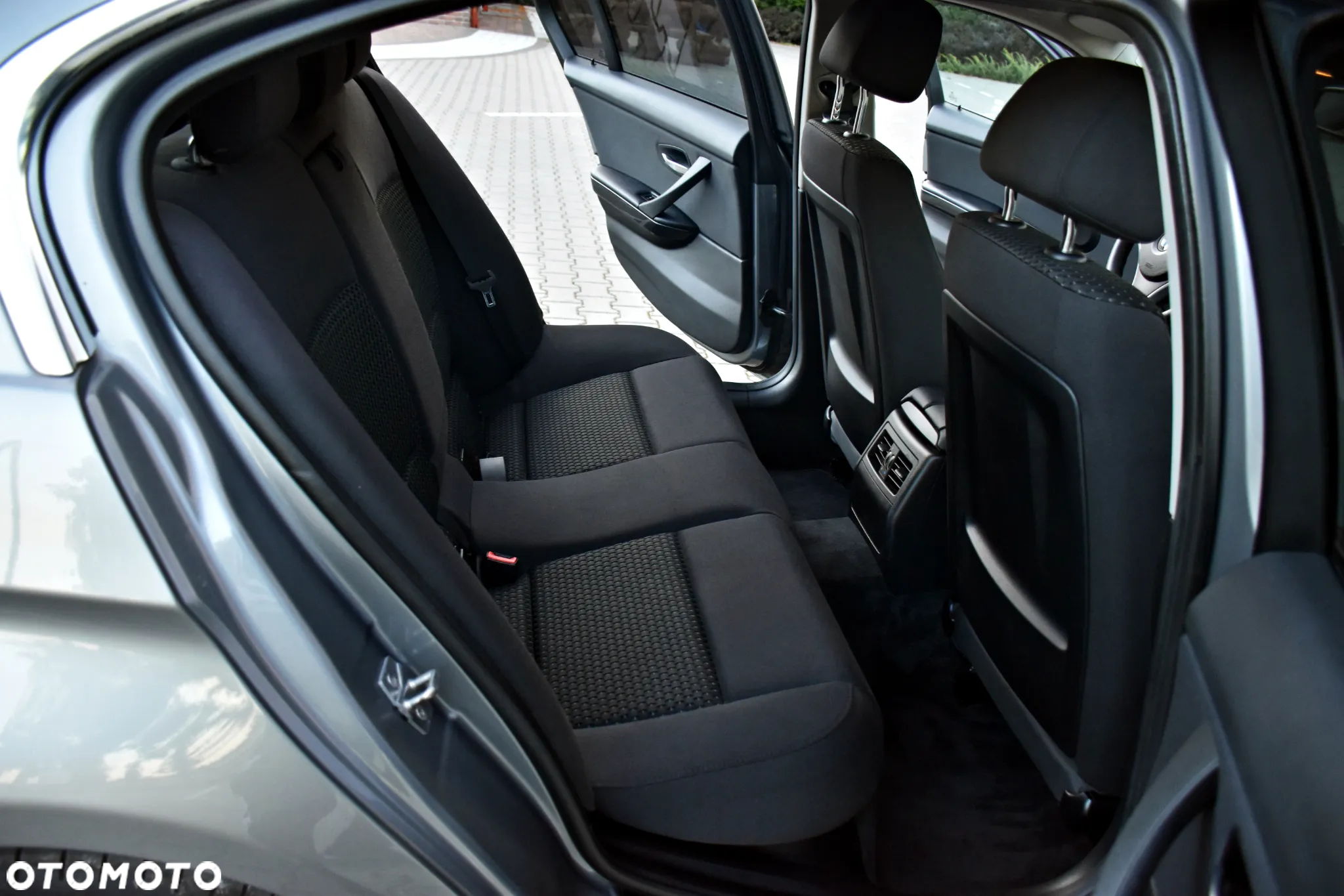 BMW Seria 3 320i - 29