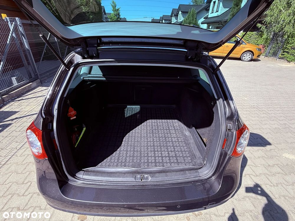 Volkswagen Passat Variant 1.8 TSI Comfortline - 4
