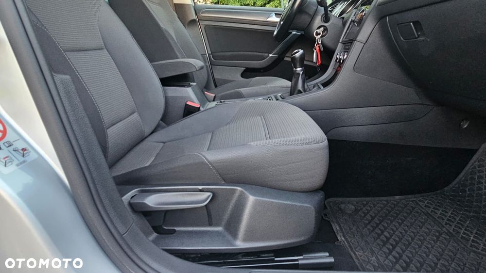 Volkswagen Golf - 19