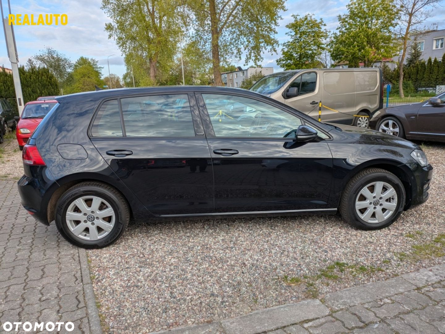 Volkswagen Golf - 11