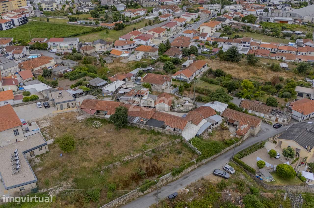 Conjunto Imobiliário com 11 Moradias - Guimarães - Grande imagem: 4/27