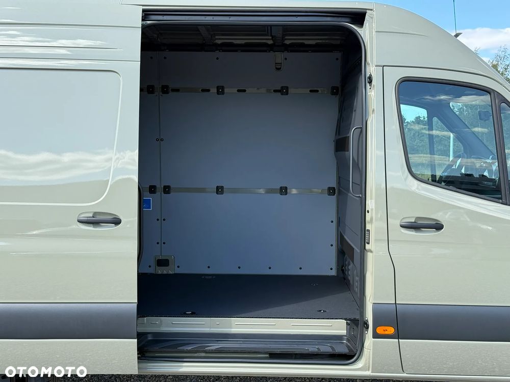 Mercedes-Benz Sprinter - 35