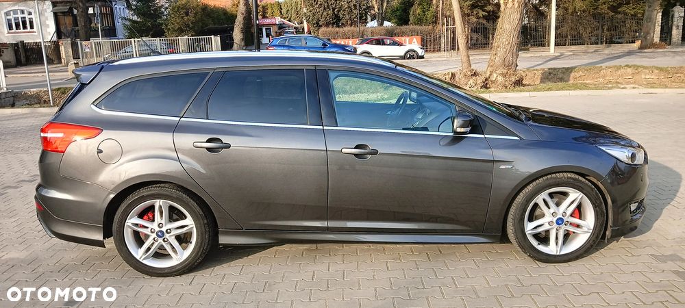 Ford Focus 1.5 TDCi ST-Line ASS - 4