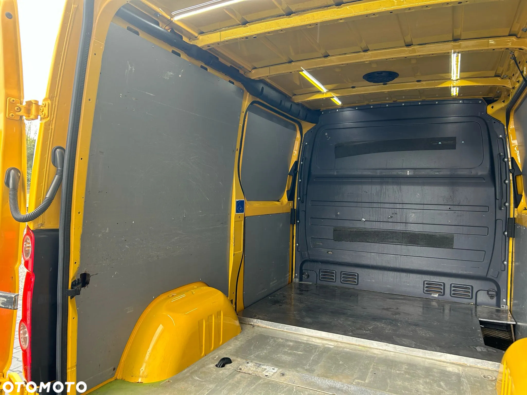 Volkswagen Crafter L1H1 2.0 TDI **Klima**2x drzwi suwane**Bezwypadkowy**Super stan**2015R** - 9