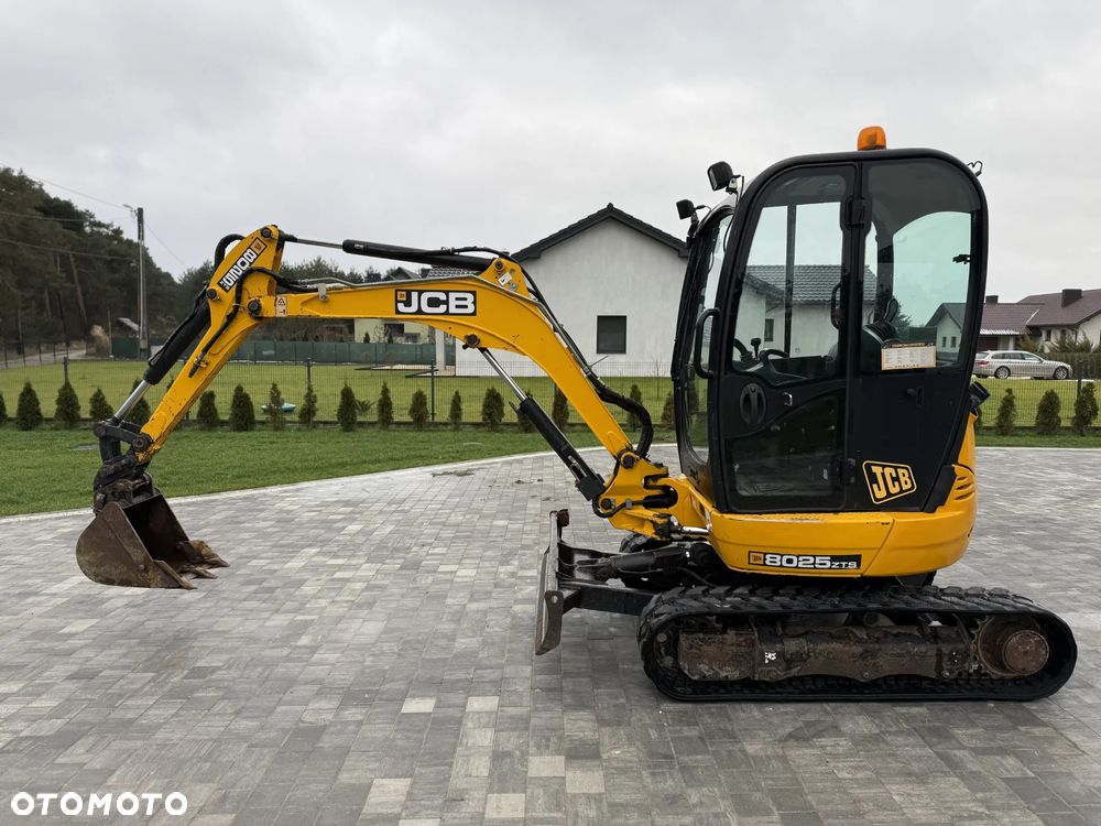 JCB 8025 - 2