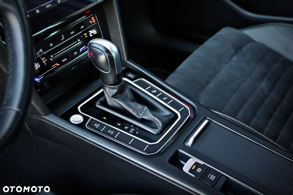 Volkswagen Passat 2.0 TSI Elegance DSG - 40