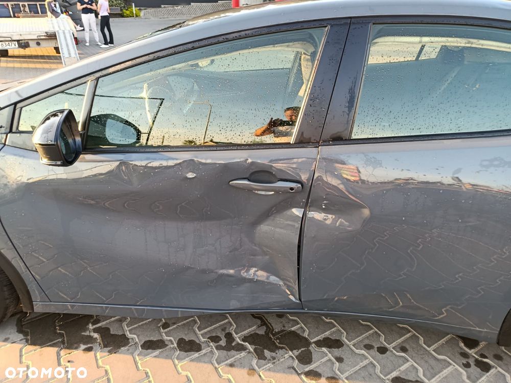 Toyota Prius Hybrid - 3