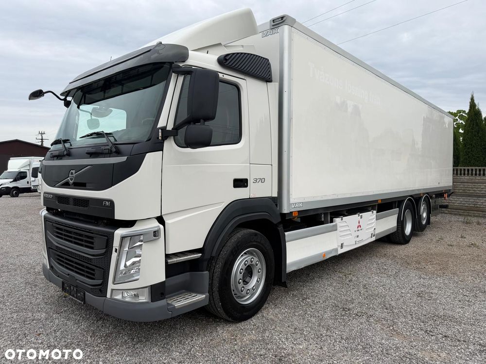 Volvo FM 370 / 6x2 / Chłodnia / Winda /