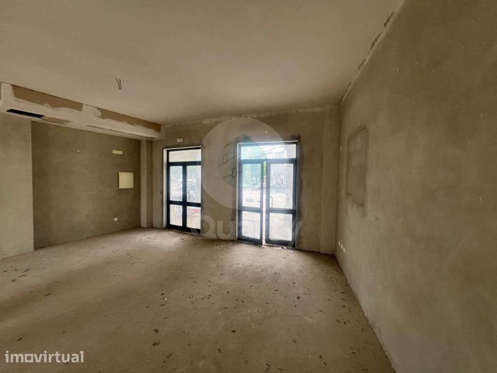 LOJA RÉS DO CHÃO COM 93,4 m² - COM POTENCIAL PARA TRANSFORMAR EM HA... - Grande imagem: 3/23