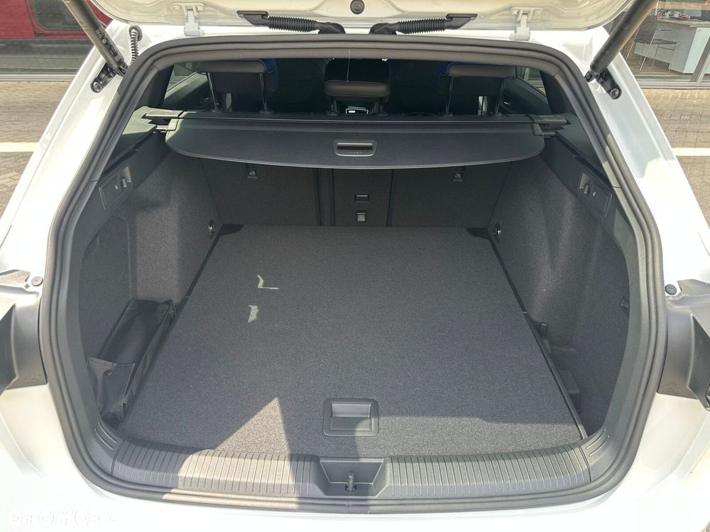 Volkswagen Golf Variant 2.0 TSI 4Motion R - 27
