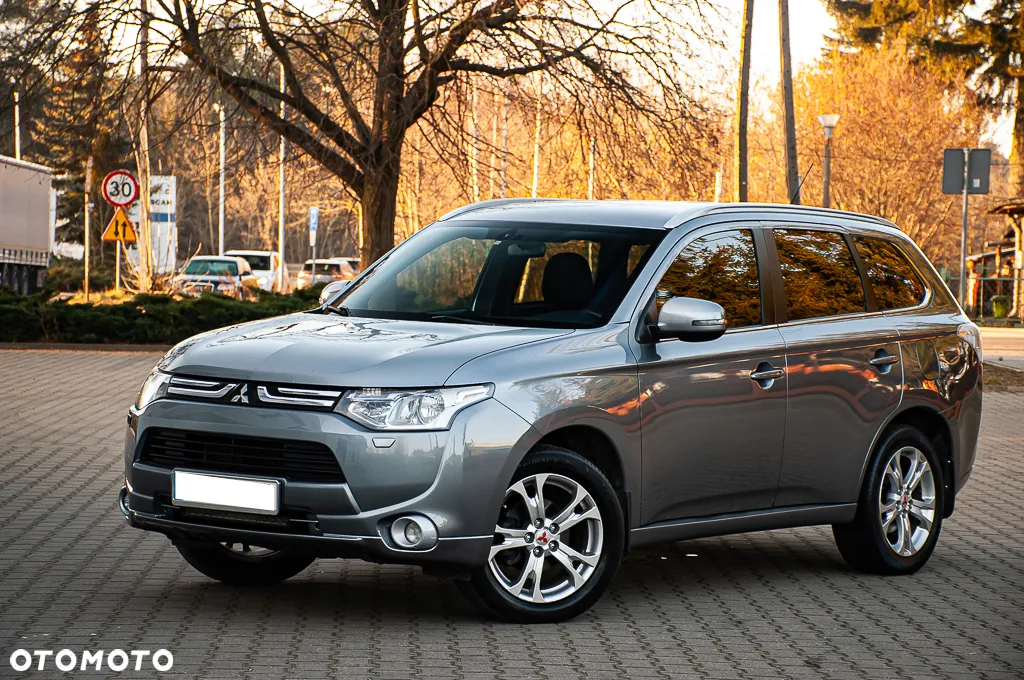 Mitsubishi Outlander 2.0 2WD CVT Diamant Edition+ - 13
