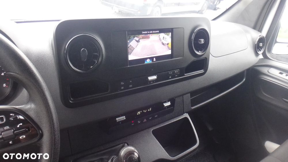 Mercedes-Benz Sprinter - 15
