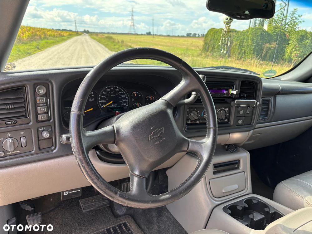 Chevrolet Tahoe 5.3 4WD - 19