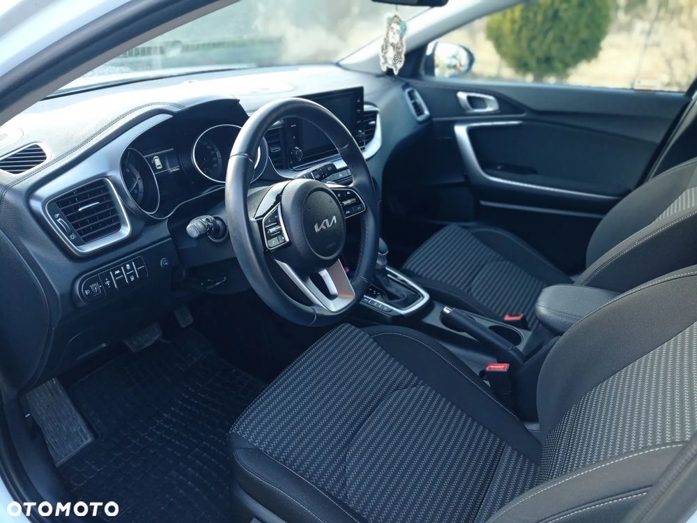 Kia Ceed 1.5 T-GDI Business Line Plus DCT - 10