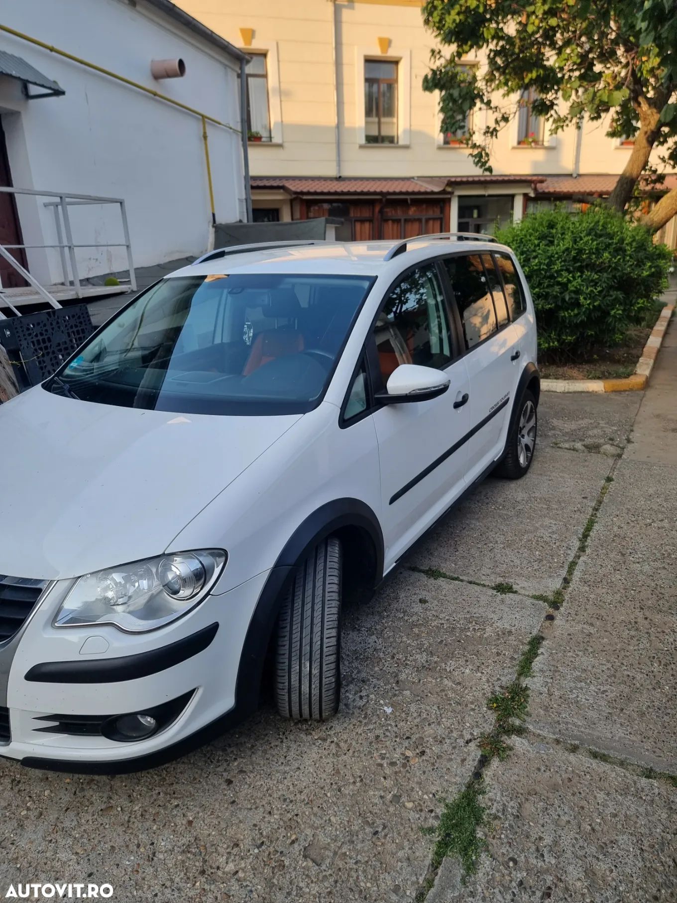 Volkswagen Touran Cross 1.4 TSI - 1