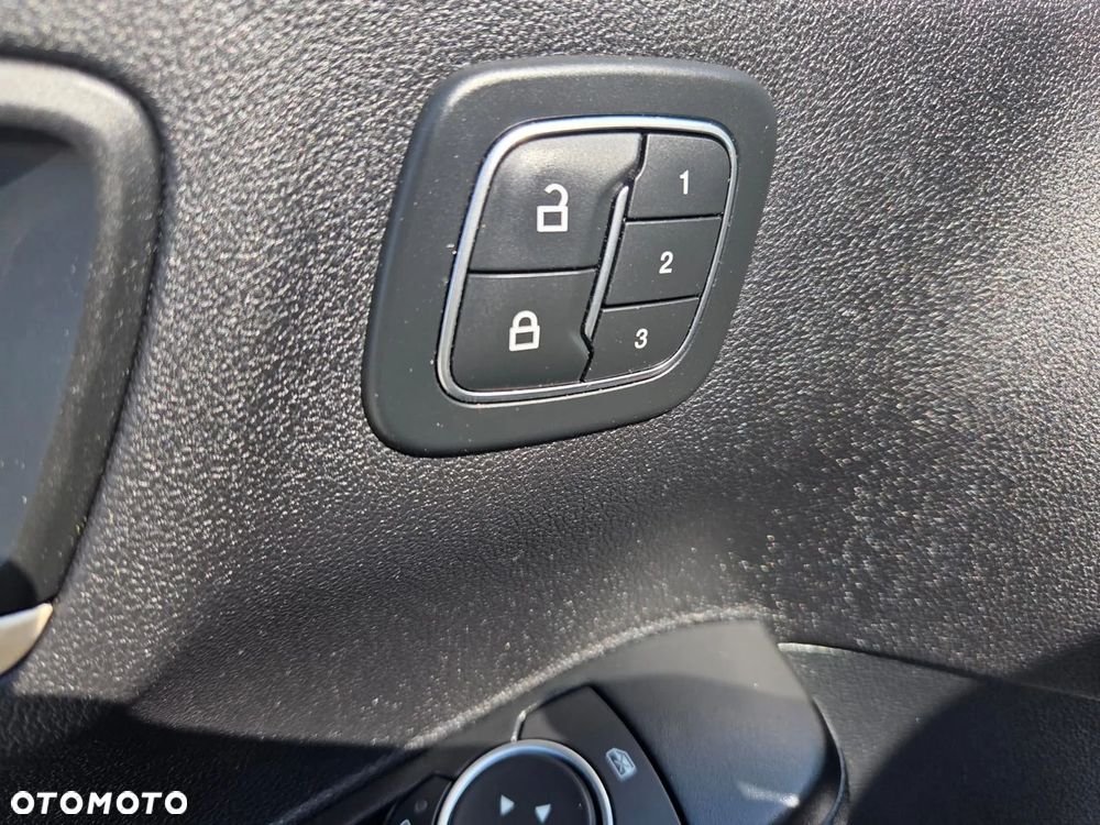 Ford Kuga 2.0 EcoBoost 4x4 Titanium - 30
