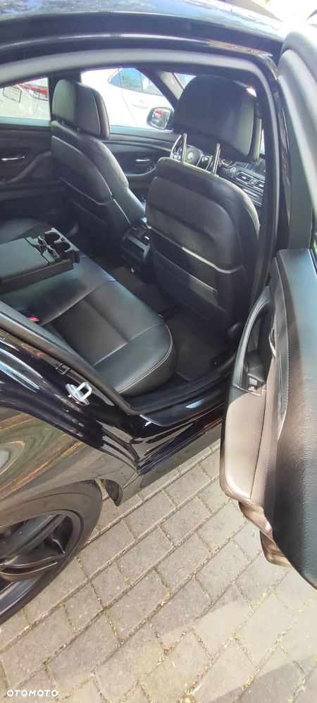 BMW Seria 5 528i Sport-Aut Luxury Line - 14