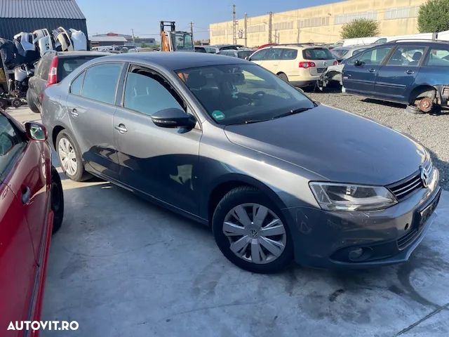Dezmembrez Volkswagen Jetta  2012 diesel 1.6 TDI CAYC - 3