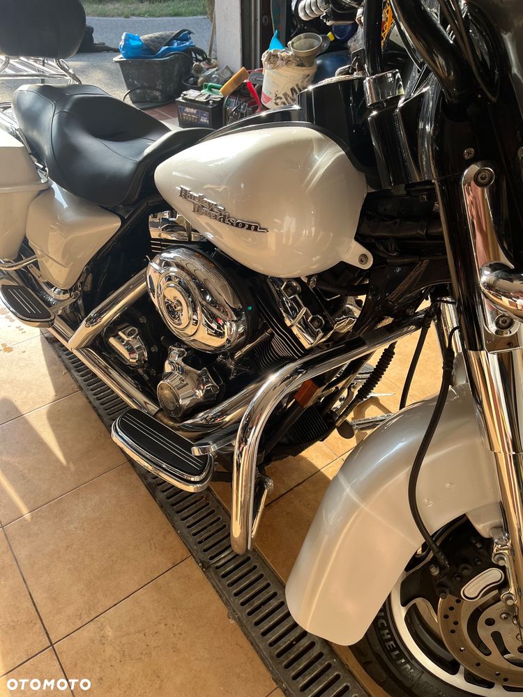 Harley-Davidson Street Glide Trike - 13