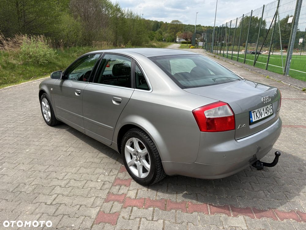 Audi A4 Limousine - 12