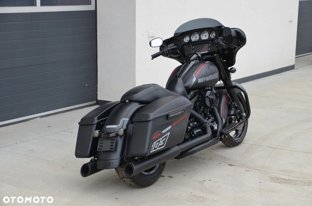 Harley-Davidson Touring Street Glide - 34