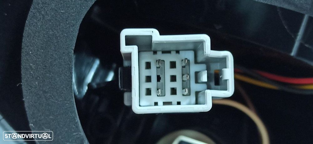 FAROLIM TRASEIRO DIREITO FORD FIESTA (CCN) TITANIUM - 8