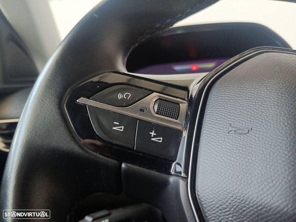 Peugeot 3008 1.6 Hybrid Allure e-EAT8 - 16