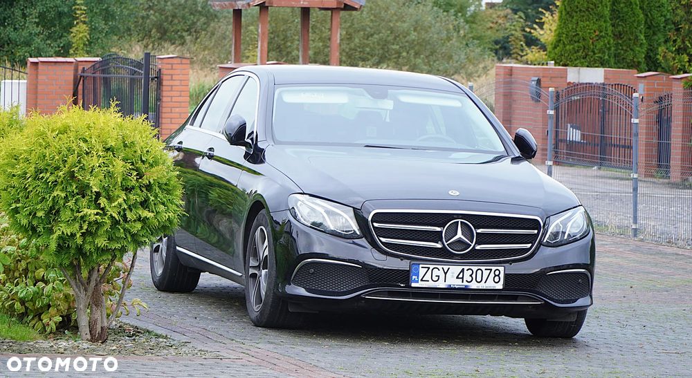 Mercedes-Benz Klasa E 220 d 4-Matic Business Edition 9G-TRONIC - 1