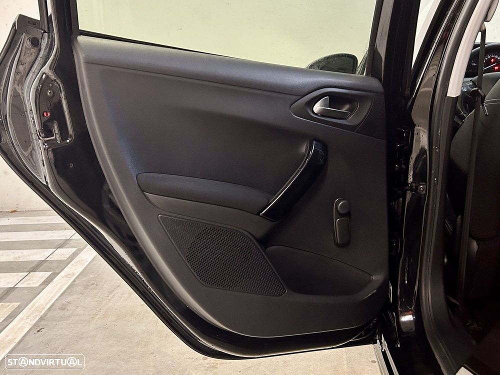 Peugeot 208 1.2 PureTech Style - 34