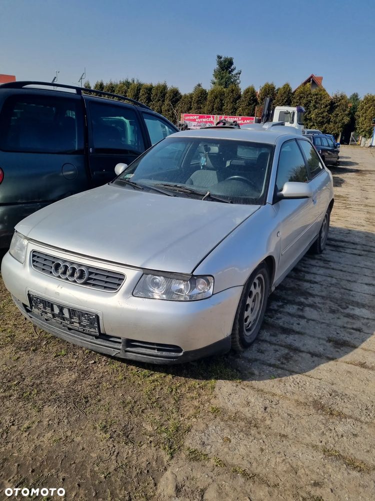 Audi a3 8l lift 1.9 tdi ATD 101km skrzynia EUH lakier LY7W na części - 1