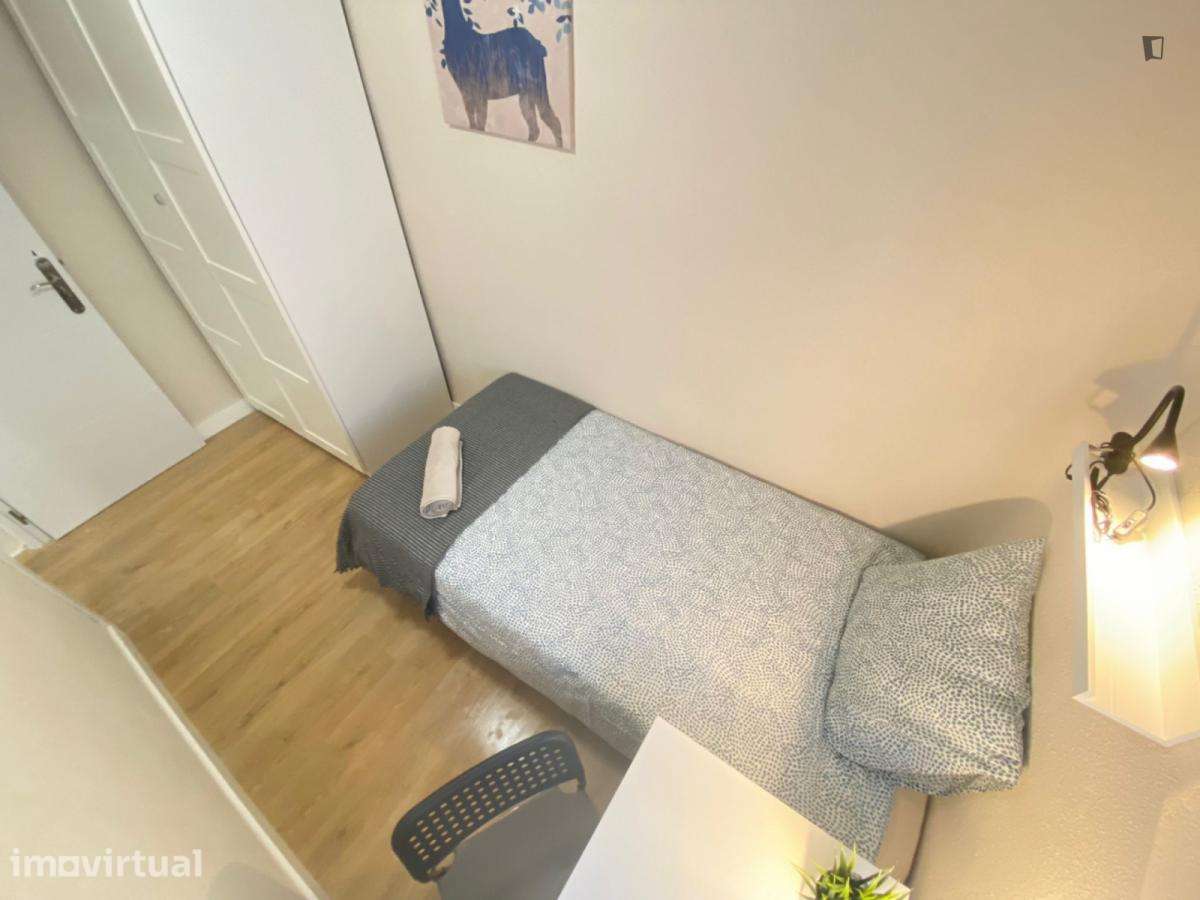 Quarto - localizado em Ajuda Lisbon - Grande imagem: 2/26