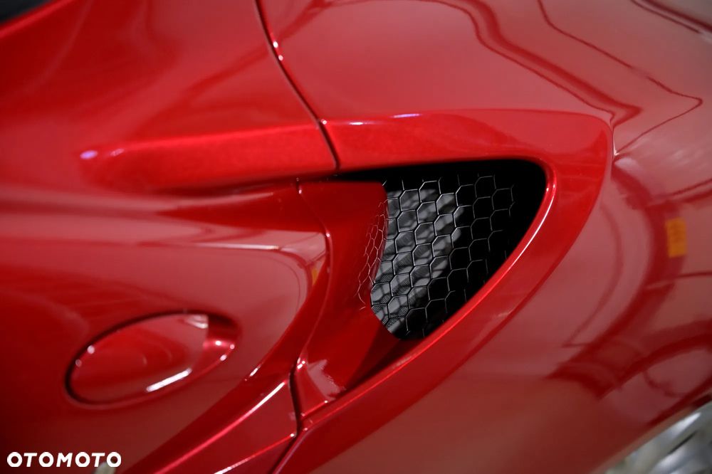 Alfa Romeo 4C - 9