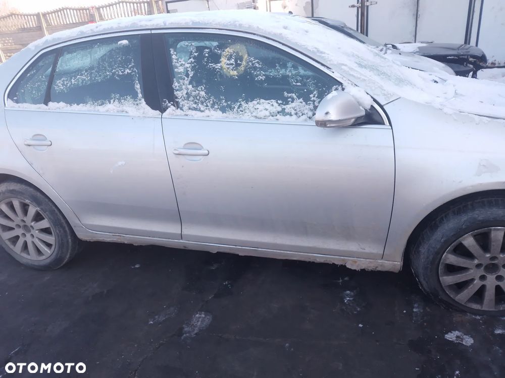 VW JETTA 1.6 BSE  05-11 - OSŁONA PRZECIWSŁONECZNA PRAWA LEWA - 13