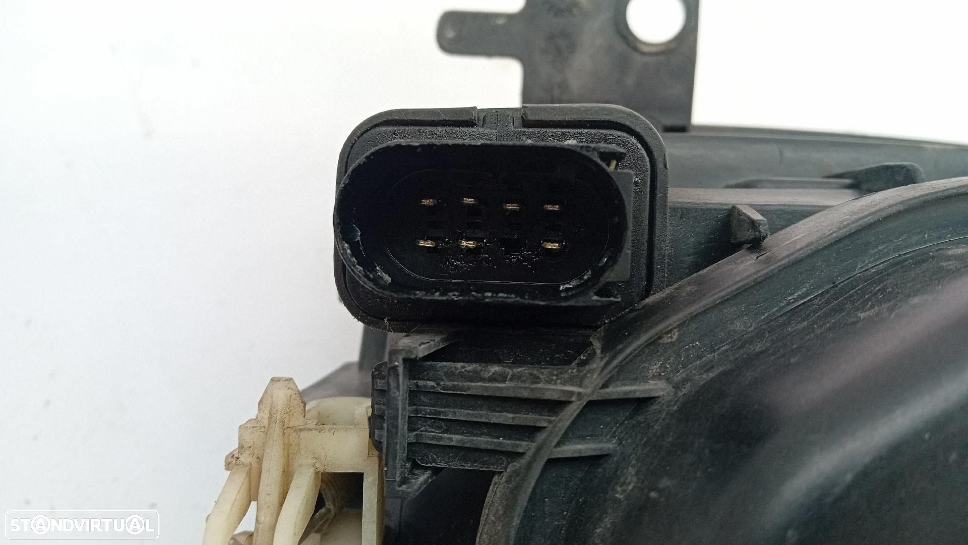 Ótica / farol direita VOLKSWAGEN Polo (6N) - 4