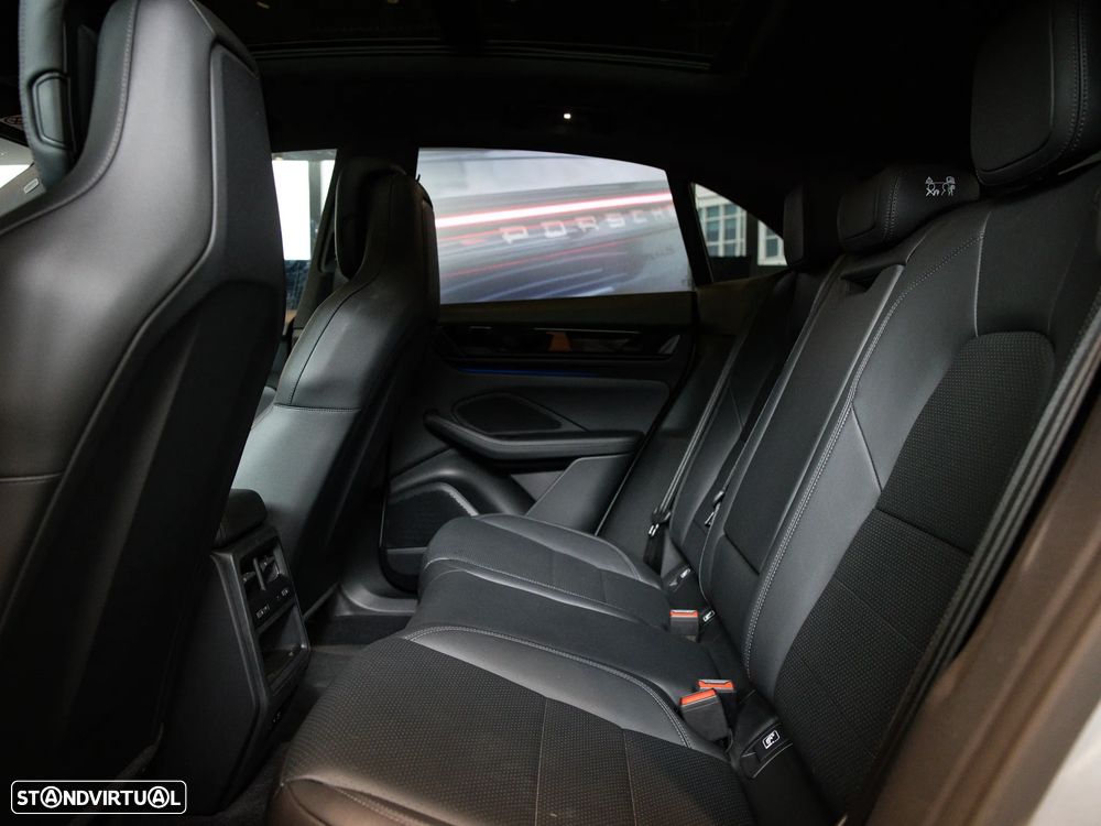 Porsche Macan Electric - 29
