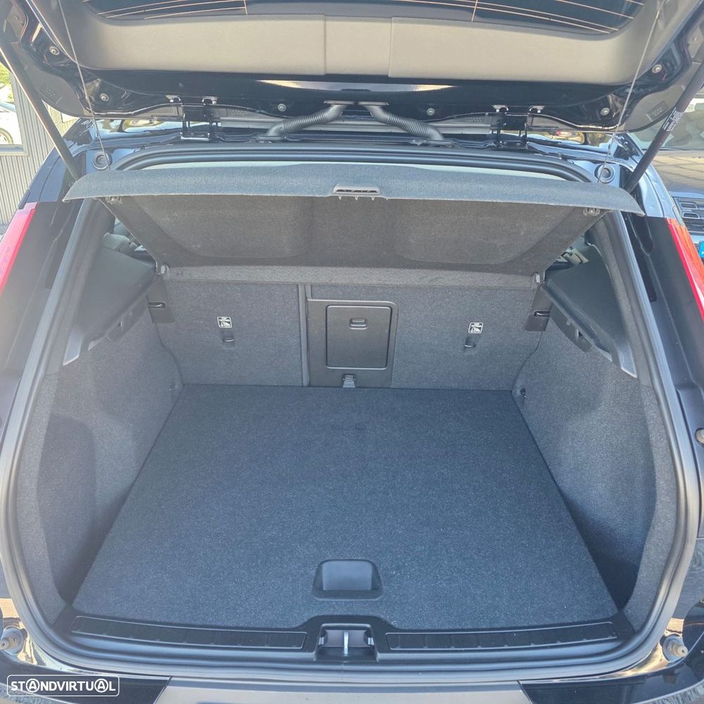 Volvo XC 40 1.5 T3 Momentum - 32